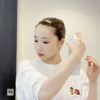 最後の仕上げにハードスプレーをかけていきます
