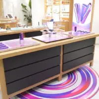 「NEON VORTEX（ネオン ボルテックス）色鮮やかな未来へ。今ここから。」がコンセプト