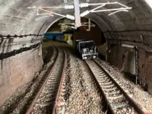 本物のセメントで作られたNゲージ鉄道模型のトンネル（飽き性モデラーさん提供）