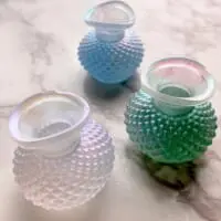 瓶の縁は微妙に歪ませてある（paper.mulberryさん提供）