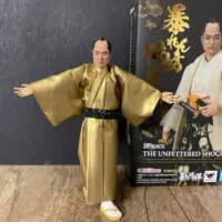 暴れん坊将軍のフィギュアに手作り衣装　金色の着流しでマツケンサンバに