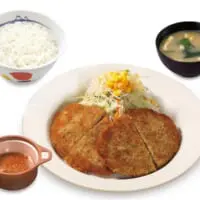 焼きかつ定食は税込790円