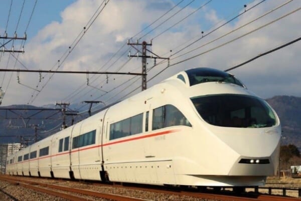 小田急50000形VSE車