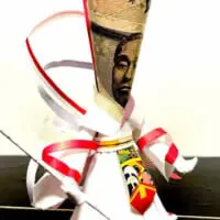 祝儀袋のデザインがそのまま用いられた衣装も秀逸