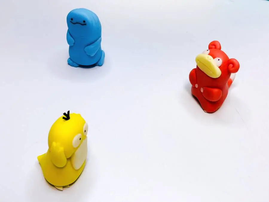 ガラスにぶつかるポケモンシリーズ