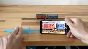 注射器を使ったスライド撮影（B作さん提供）