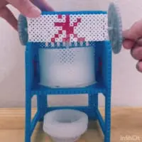 アイロンビーズで出来た手動かき氷器