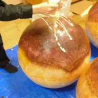 たこ焼きにかけられたマヨネーズは本物。