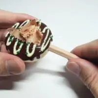 ツイッターで50万いいねを獲得した「お好み焼きの鉛筆削り」が商品化！