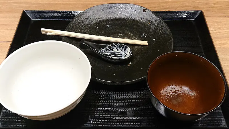 特盛のご飯もあっという間になくなり、完食