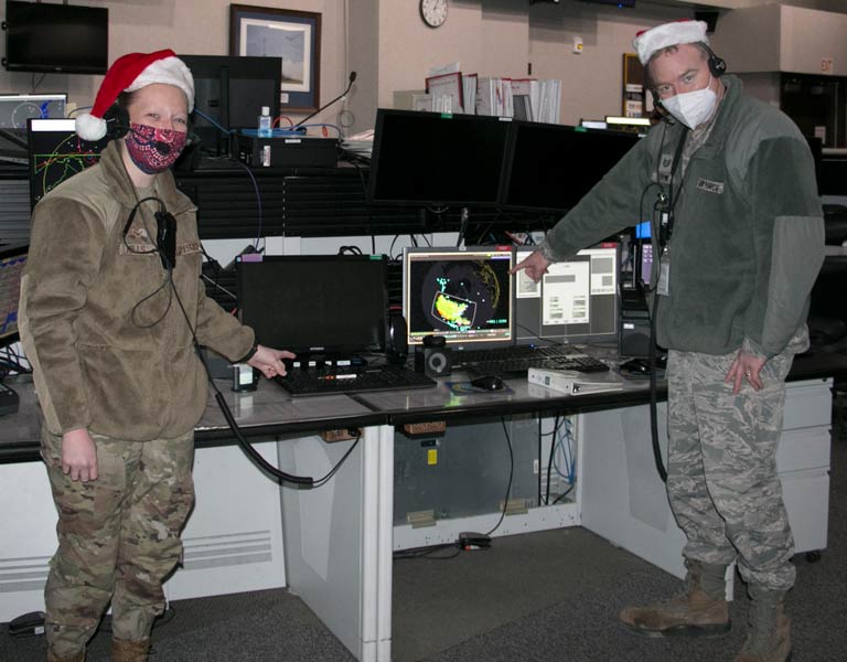 サンタ追跡中のレーダーサイト（画像：USAF）