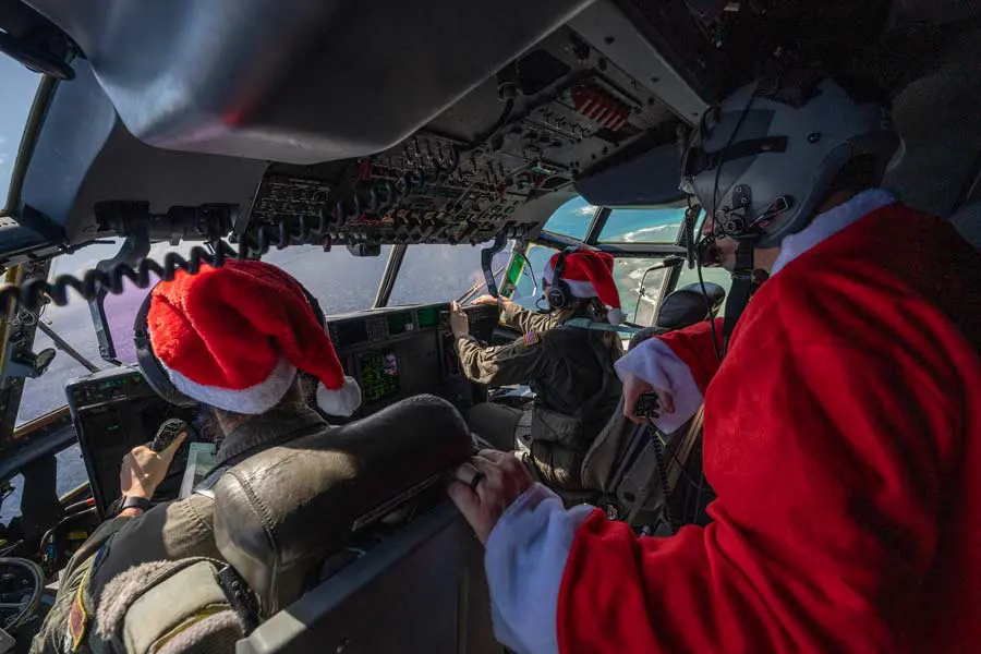 アメリカ空軍C-130Jのコックピット（画像：USAF）