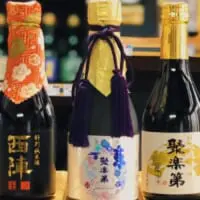 日本酒「聚楽第」をはじめ、リキュールや清涼飲料水も製造販売する佐々木酒造株式会社。地元京都・洛中の観光ツアーも開催しています。