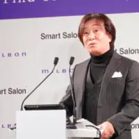 「Smart Salon」について語る高橋会長