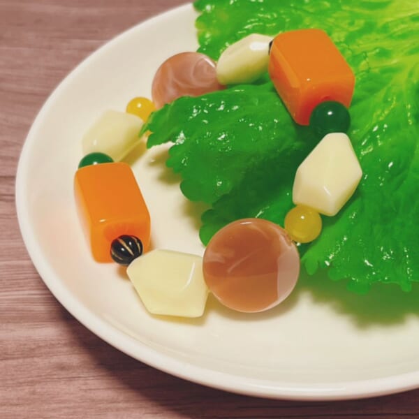 一見しただけではわからない？ポテトサラダの概念ブレスレット
