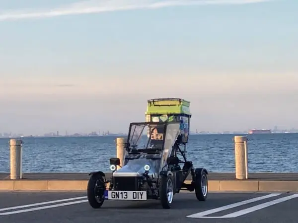 自作の「旅するミニカー」で日本一周達成。自分の限界に挑んだ男のセルフメイドな冒険譚。
