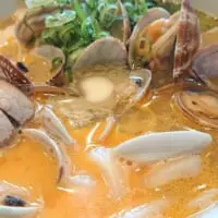 バターが溶けていてスープが卵をかけたように黄色