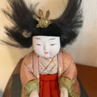 雛人形の髪の毛が……