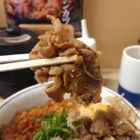 牛すき焼きからガブリ！