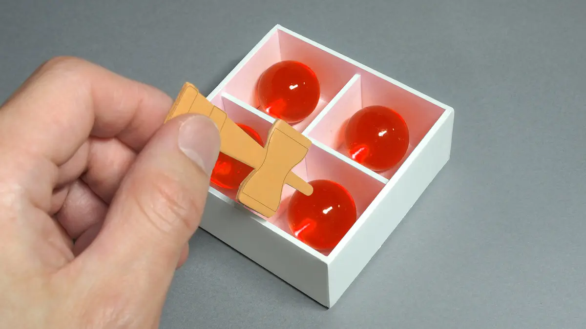 けん先で刺して食べたい！CGとは思えない「けん玉羊羹」