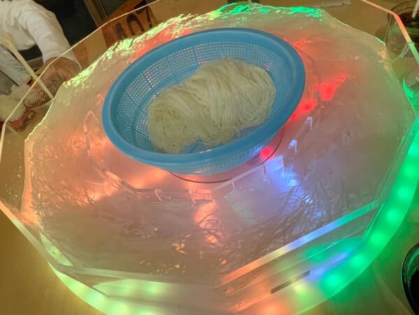 鹿児島にパリピ気分を味わえるそうめん流し器があるらしい　真相を確かめてきた