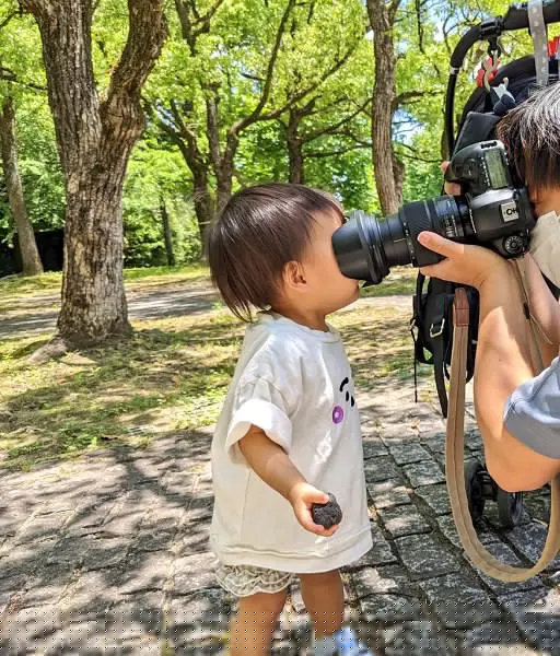 カメラのレンズとゼロ距離！中望遠で撮りたい親VS寄りたい子ども | おたくま経済新聞