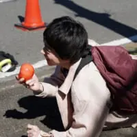 転ぶポイントや姿勢まで入念に検証