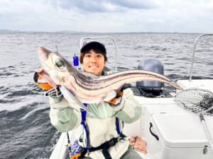 深海魚ハンター西野勇馬さん　"生きた化石"ギンザメを釣り上げる