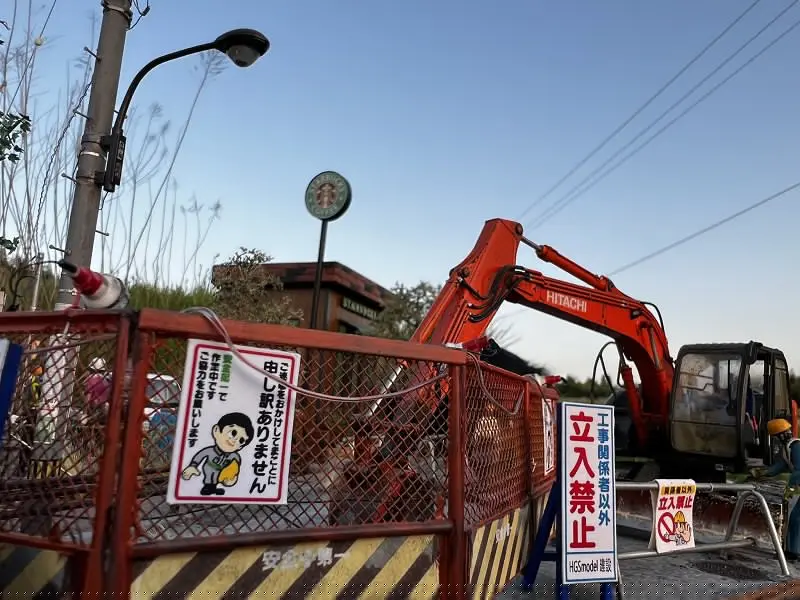 「#道路工事ジオラマ」というハッシュタグが無ければ本物の工事現場の写真と勘違いしてしまうほど見事なクオリティーのジオラマ