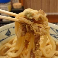 わさびのツーンとした辛みが肉汁たっぷりの牛肉の旨味を引き出し、それでいて後味もすっきり