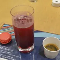 オリジナルドリンクとスイーツの試飲や試食