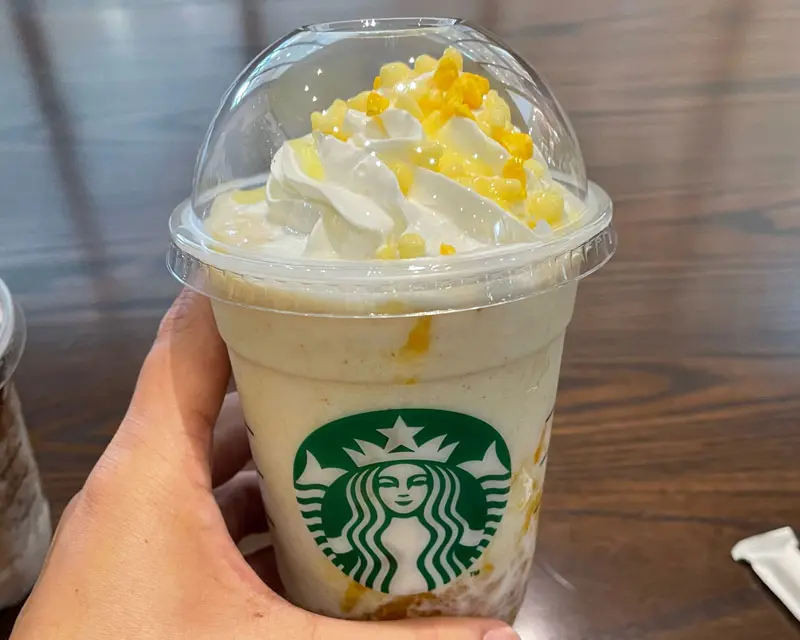 レモンケーキフラペチーノにシトラス果肉を追加