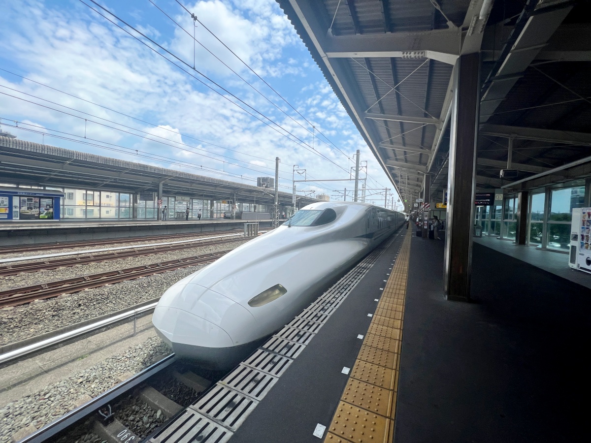 東海道新幹線のチャイムが本日よりUAの「会いに行こう」に変更！さっそく聴きに行ったらうっかりスキル発動