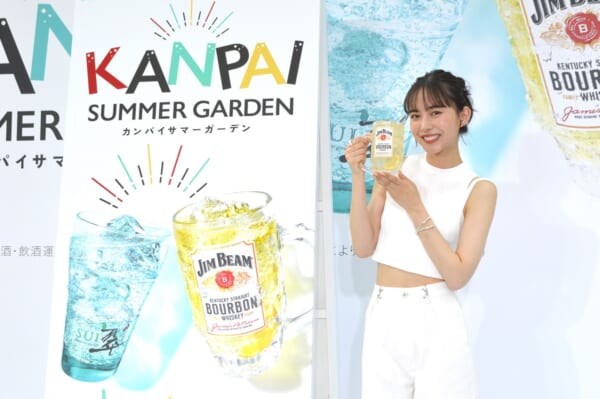 「ジムビーム＆翠ジンソーダ」イベントブースの羽鳥慎一コラボ料理を井桁弘恵が絶賛！