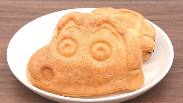 「しんちゃん焼き」を食べてきたゾ！「クレヨンしんちゃん」が「GiGOのたい焼き」とコラボ