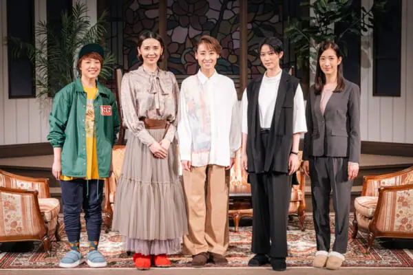 出演者は全員元宝塚歌劇団宙組のメンバー