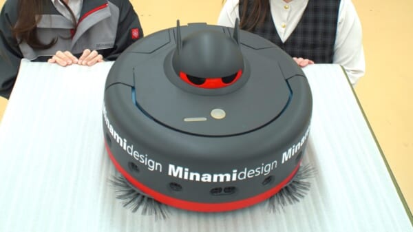 ロボット掃除機に着せ替えカバーのアイデア　南デザイン株式会社が遊びゴコロたっぷりのプロダクトを試作