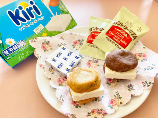 カントリーマアムにkiriのクリームチーズをサンド