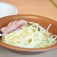 サイゼリヤでリニューアルされたペペロンチーノに生ハム