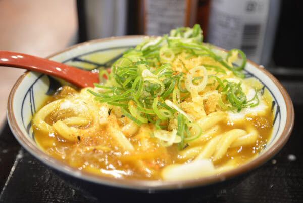 ウソだろ！？丸亀製麺カレーうどんに「とろろ」をかけるとウマイらしい→公式レシピやってみた結果