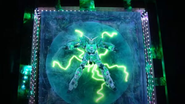 もはやアート　ユニコーンガンダムのサイコフレーム結晶化をLED×レジンで再現