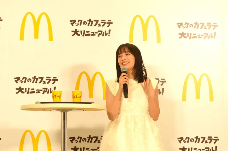 キャラメルラテについては「甘くてほろ苦い感じがたまらん」とCMのセリフを使用して味わいを表現