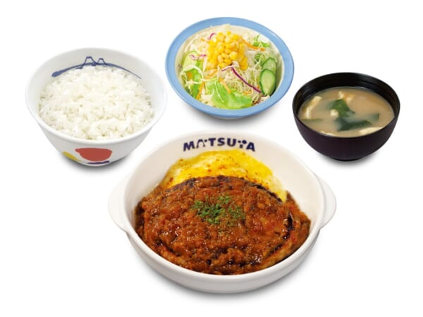 ドフィノワーズが添えられた新メニュー「シャリアピンソースハンバーグ定食」