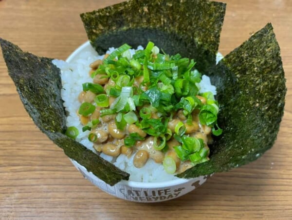 納豆ご飯のお椀には海苔を敷く　目からうろこなアイデアで洗い物がラクチンに
