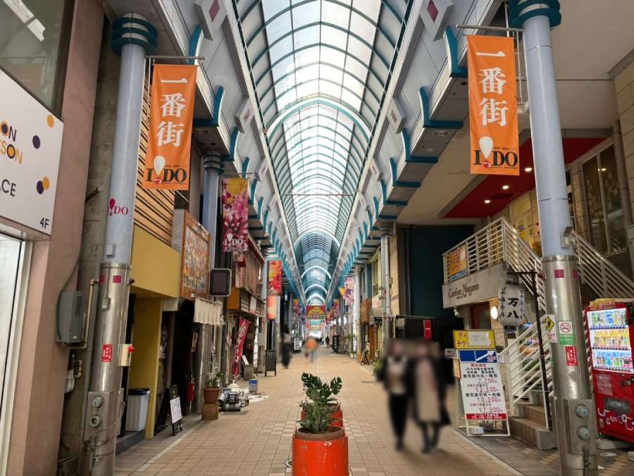 鹿児島中央駅一番街の街並み