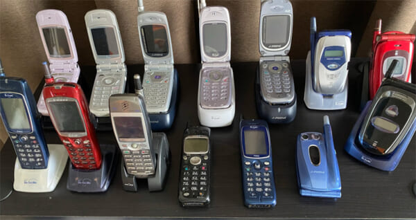 平成に発売された携帯電話（所蔵・撮影：おたくま経済新聞）
