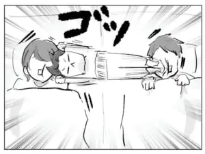 寝ている間に突然ゴツッ！子育てあるある描いた漫画に共感の声続々