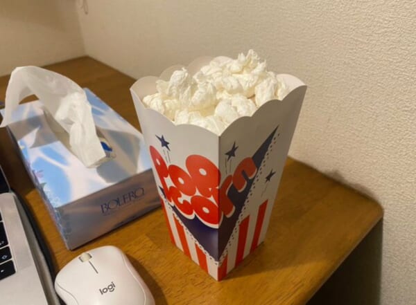 かんだティッシュがポップコーンのように　花粉症を楽しむライフハック技