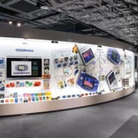 施設2階にはこれまで任天堂が発売してきたすべてのゲームソフトが展示