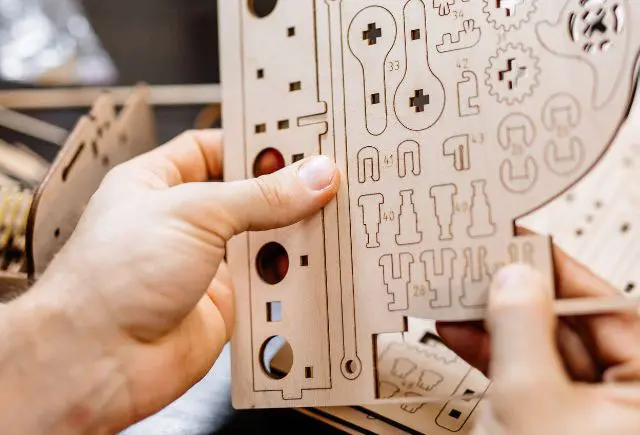 超ファミつく】話題のDIY！端材で手作りするスーパーファミコン